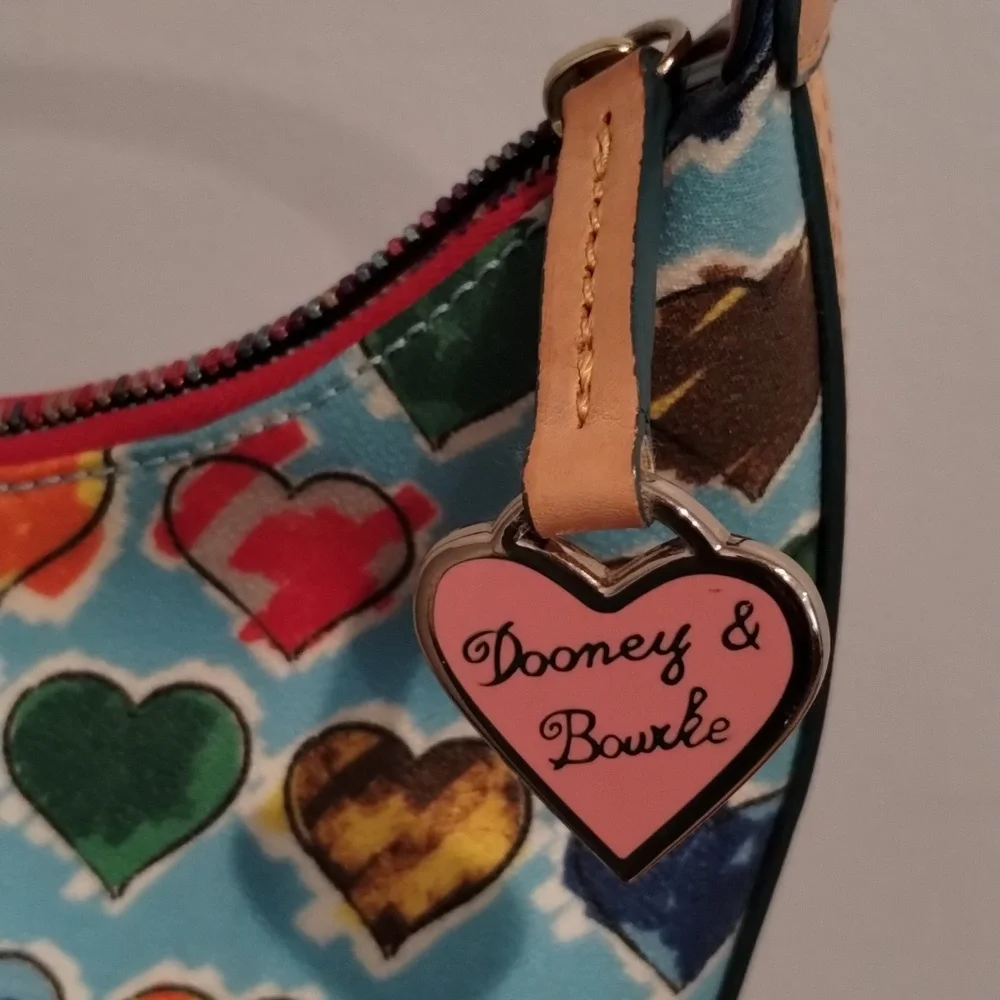 Dooney & Bourke Heart Hobo Vintage Coated Canvas Multi Color Bag And Zipper GUC - Picture 4 of 16